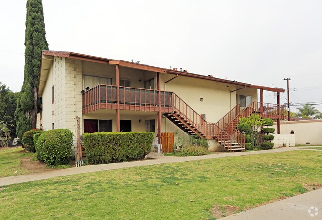 30053011 Pearl Dr, Fullerton, CA 92831 Apartments