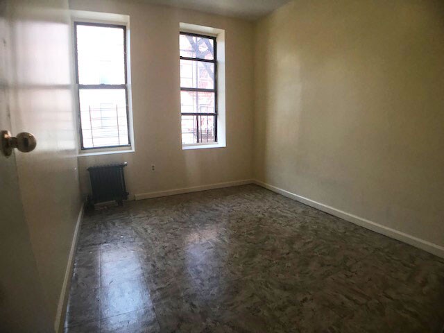 Foto del edificio - 2394 Belmont Ave