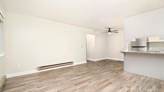 Building Photo - 1209 W Plum St