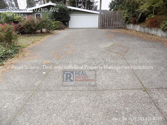 Building Photo - 3885 SW 102nd Ave