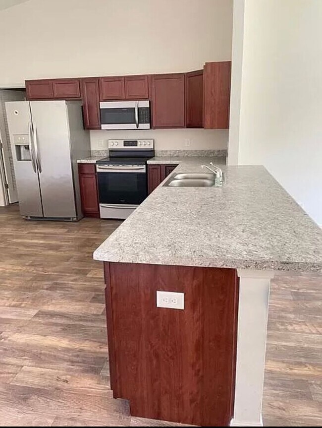 Building Photo - BLACKTHORN COMMUNITY...3 Bedroom 2 Bath