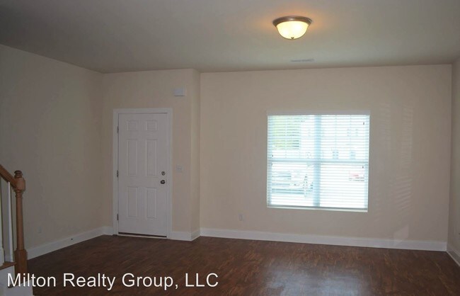 Foto del edificio - 3 br, 3 bath House - 74 Hartwell Circle