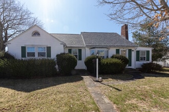 Building Photo - 32 Maplewood St