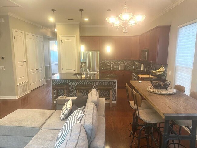 Foto del edificio - 1115 Kinney Ave