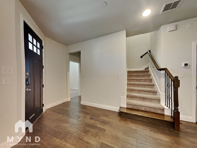 Building Photo - 5568 Kilmer Dr