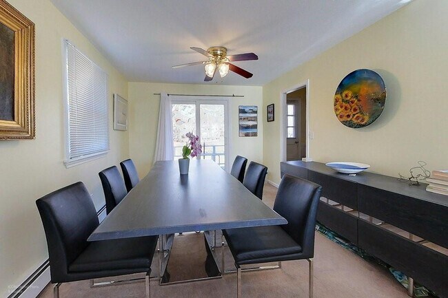 Foto del edificio - 88 Woodland Dr