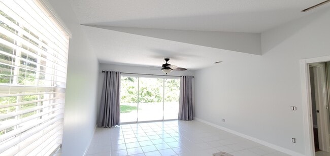 Building Photo - 1636 SW Shady Lake Terrace