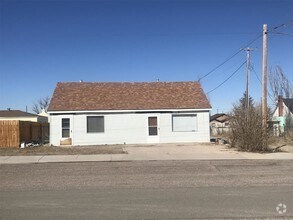Building Photo - 413 W 5th St