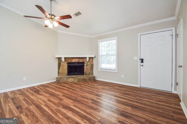 Foto del edificio - 1006 Timbervale Ln