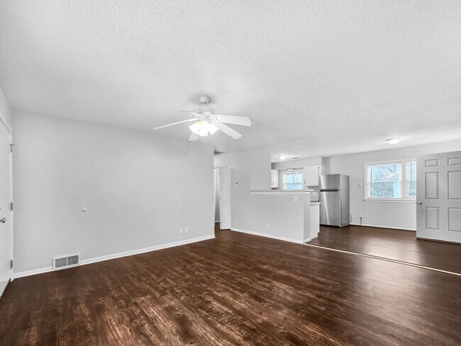 Building Photo - 8338 Santa Fe Ln