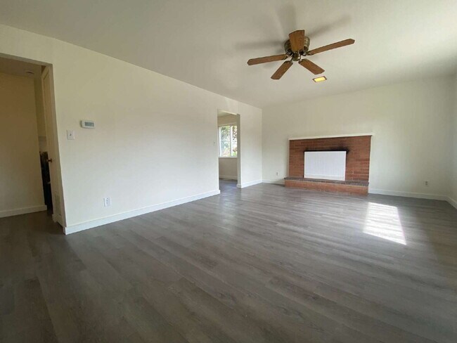 Foto del edificio - Charming 2-Bed Duplex Retreat in Bellingha...