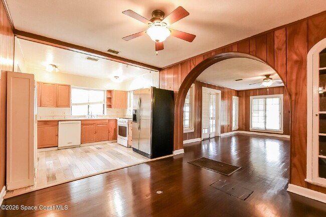 Foto del edificio - 1428 Riverside Dr