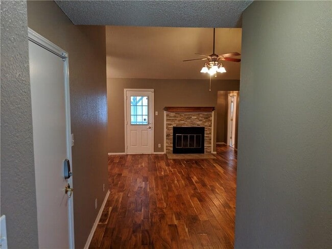 Building Photo - 1800 Krizan Ave