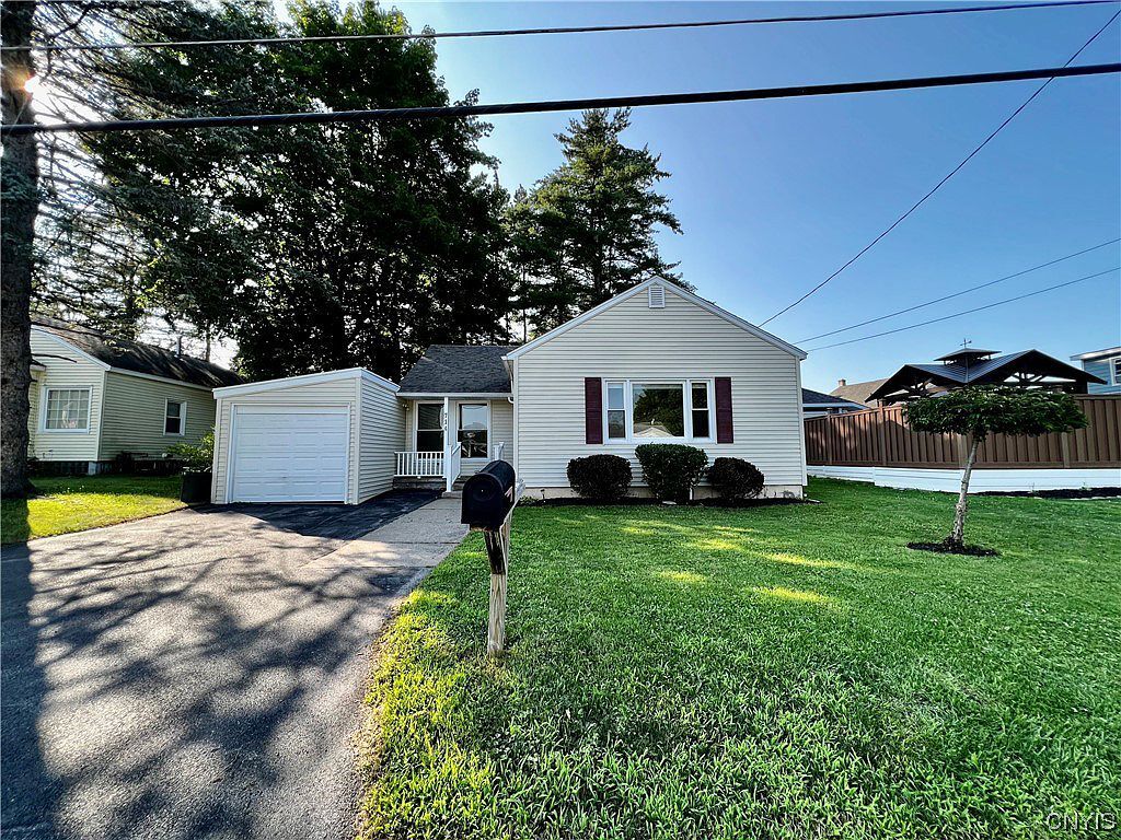 Primary Photo - 714 Exchange Ave