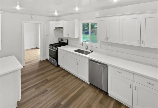 Foto del edificio - 704 Mountain Ave