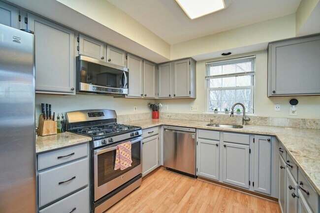 Building Photo - 14610 Thera Way