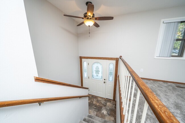 Building Photo - 4604 S Holbrook Ave