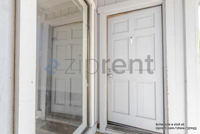 Building Photo - 8001 Zenith Dr
