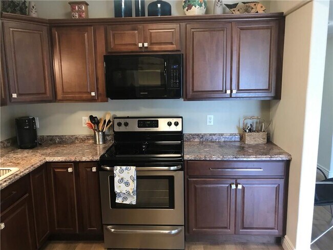 Foto del edificio - 239 S Commercial St