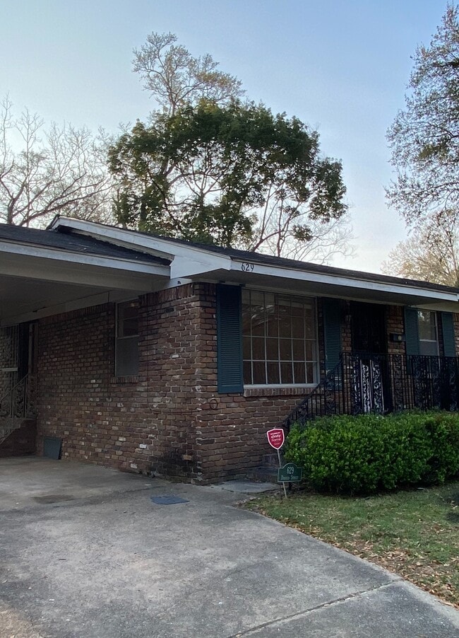 Building Photo - 629 Donald St