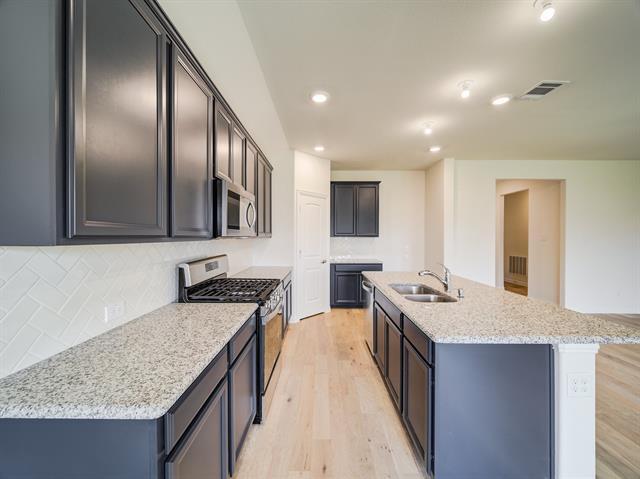 Building Photo - 3321 Riverlawn Dr