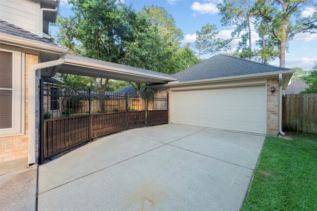 Foto del edificio - 16315 Madewood St