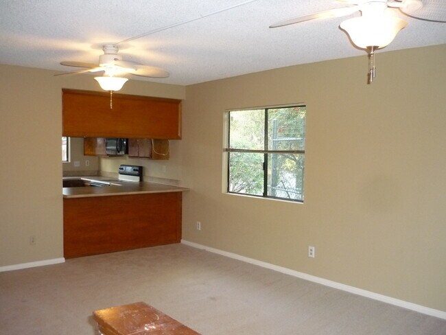 Foto del edificio - Secluded Corner Unit Condo!