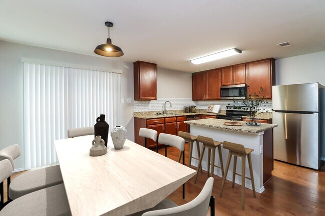 Building Photo - 8660 Boswell Meadows Dr
