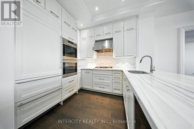 Photo du bâtiment - 7608 Yonge St