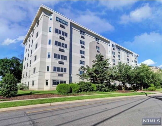 Building Photo - 310 Lookout Ave