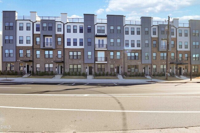 Foto del edificio - 1245 S Blount St