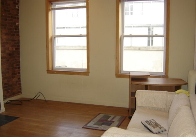 Building Photo - 10 Keswick St