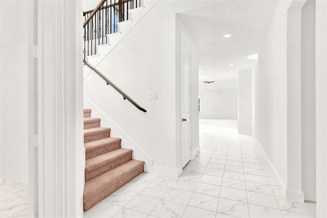 Foto del edificio - 2414 Thavie St