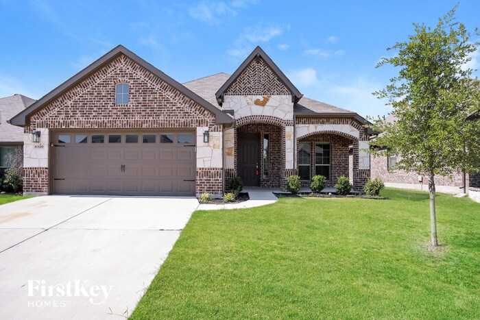 Foto principal - 6320 Red Cliff Dr