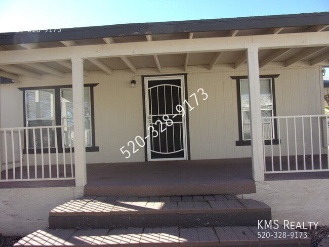 Building Photo - 3 Beds / 2 Bath - OWNER / AGENT