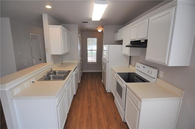 Building Photo - 246 Marvin Cove