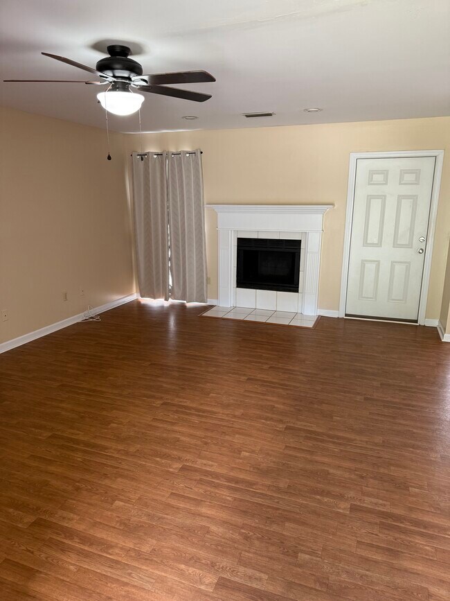 Foto del edificio - 109 W Bluemont Ct