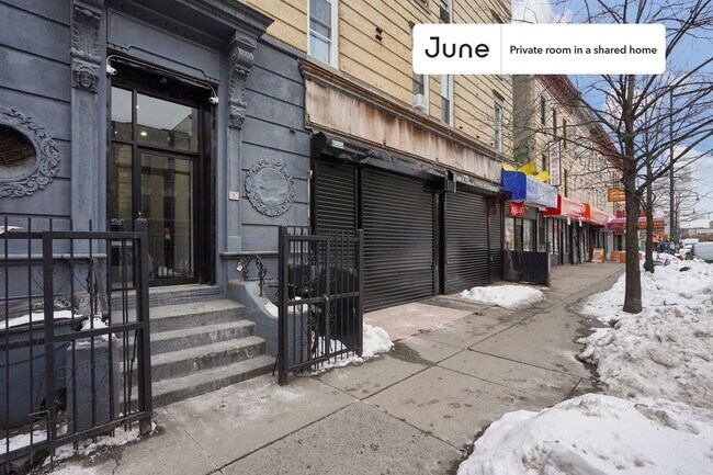 Foto del edificio - Room in Shared 4 bed/1 bath home in Prospect Lefferts Gardens