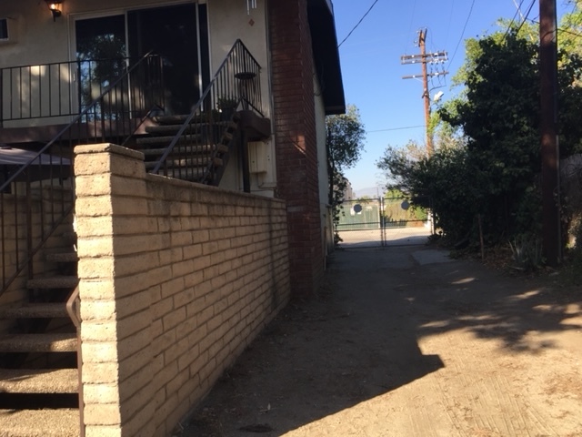 Building Photo - 7348 Ventura Canyon Ave