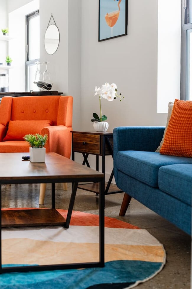 Building Photo - 1049 W Lawrence Ave