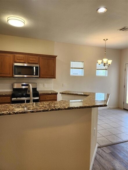 Building Photo - 7516 Lazy Creek Dr