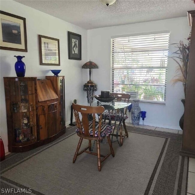 Building Photo - 4619 Chippendale Dr