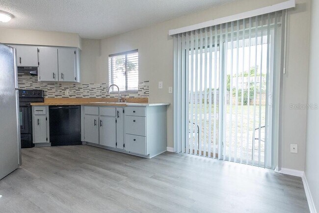 Foto del edificio - 3100 Mandeville St