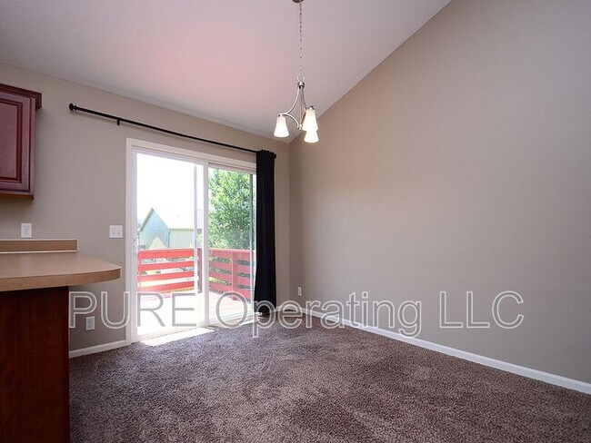 Building Photo - 16425 Fowler Ave