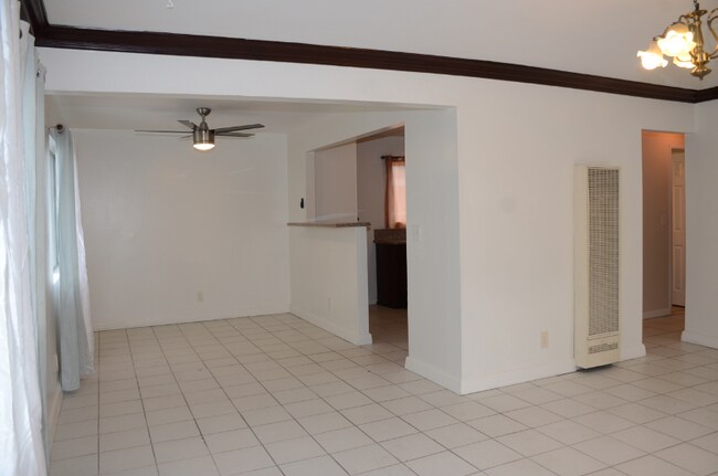 Foto del edificio - 1218 N Park Western Dr