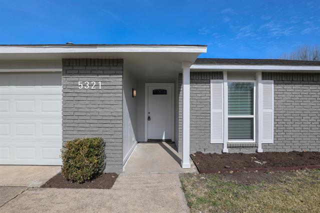 Building Photo - 5321 Hendrix Dr