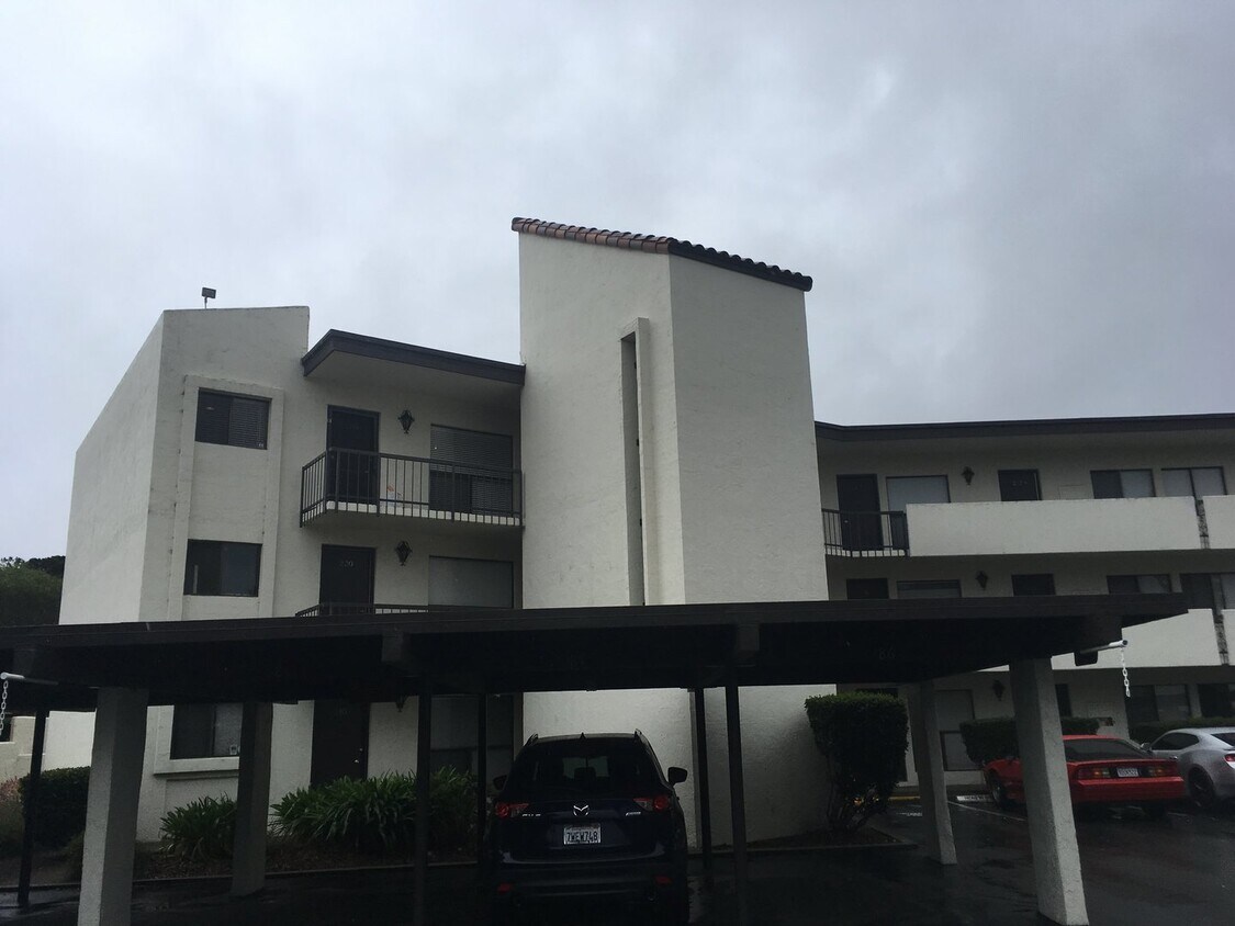 Primary Photo - Great 2 bedroom condo, all utilities inclu...