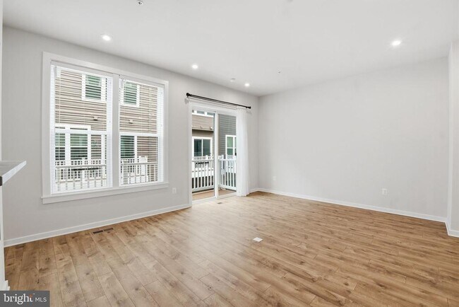 Foto del edificio - 8178 Red Hook St