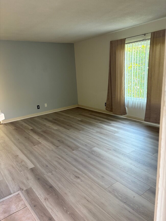 Living room - Bluff Park 2 Bedroom Apartment
