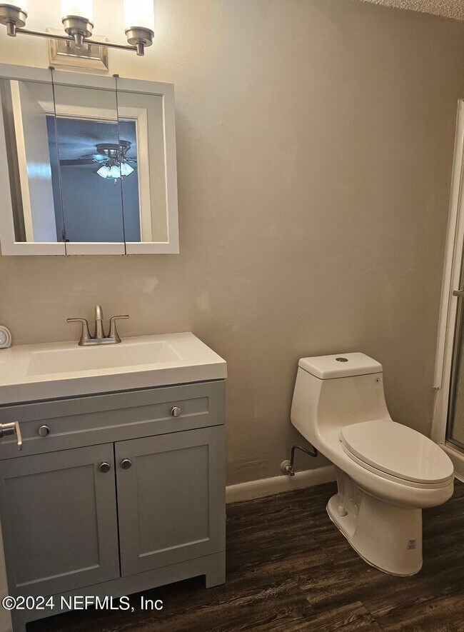 Foto del edificio - 2879 Tanglewood Blvd